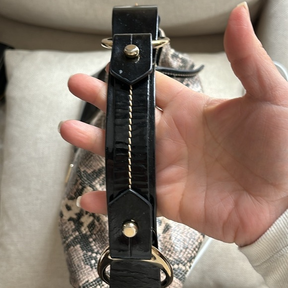 Dooney & Bourke shoulder snake skin and patent leather - Picture 9 of 17